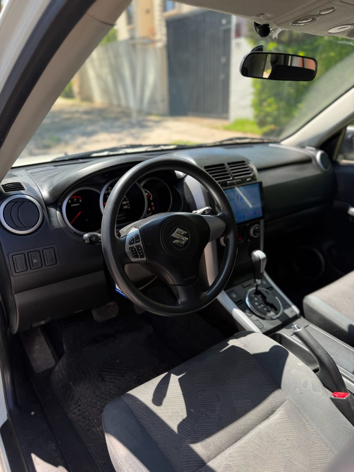2016 Suzuki Grand Nomade - Miniatura 9