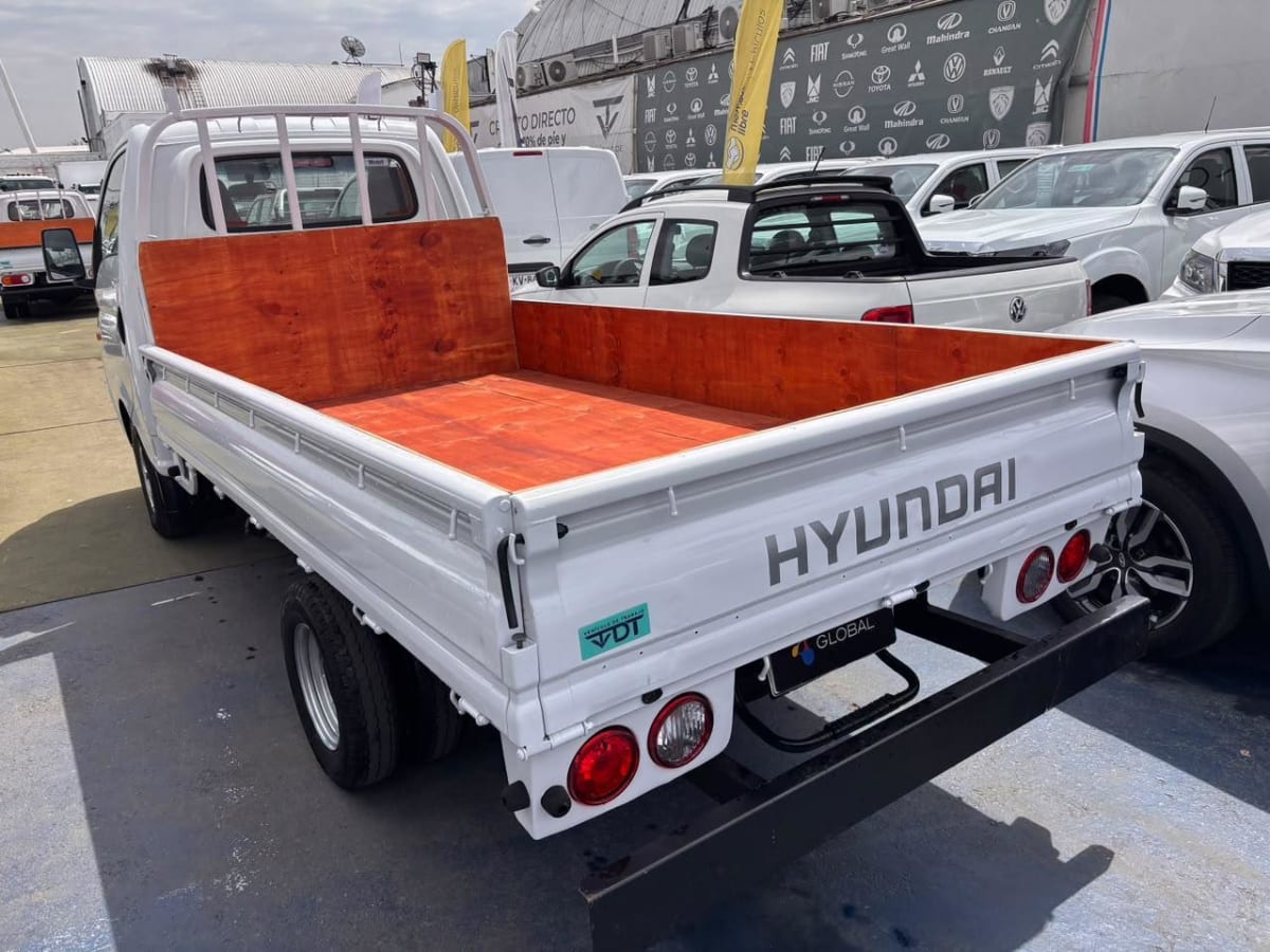2022 Hyundai Porter Blanco - Miniatura 6