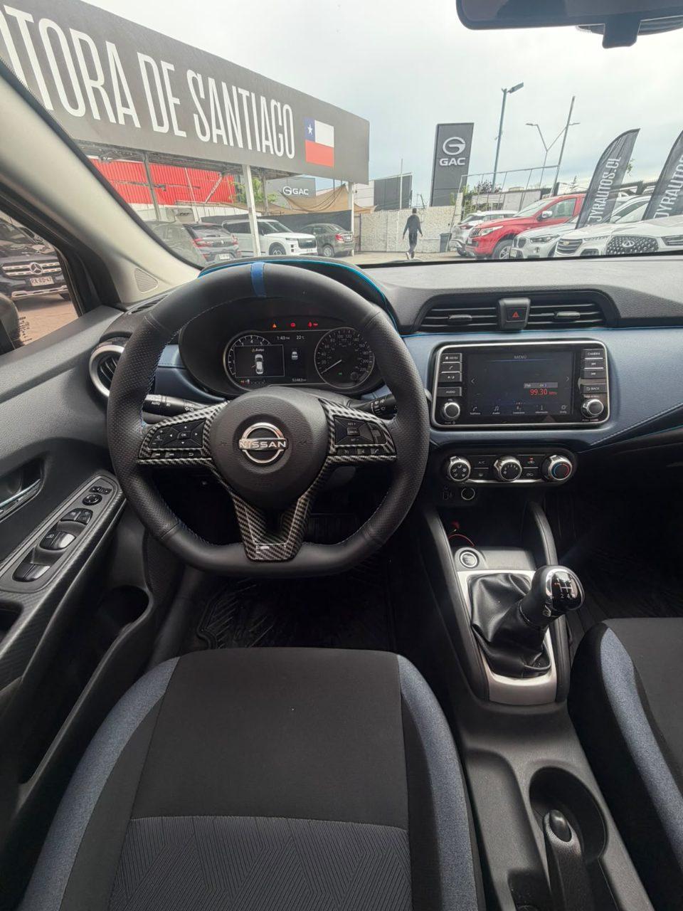 2023 Nissan VERSA 1.6 - Miniatura 10
