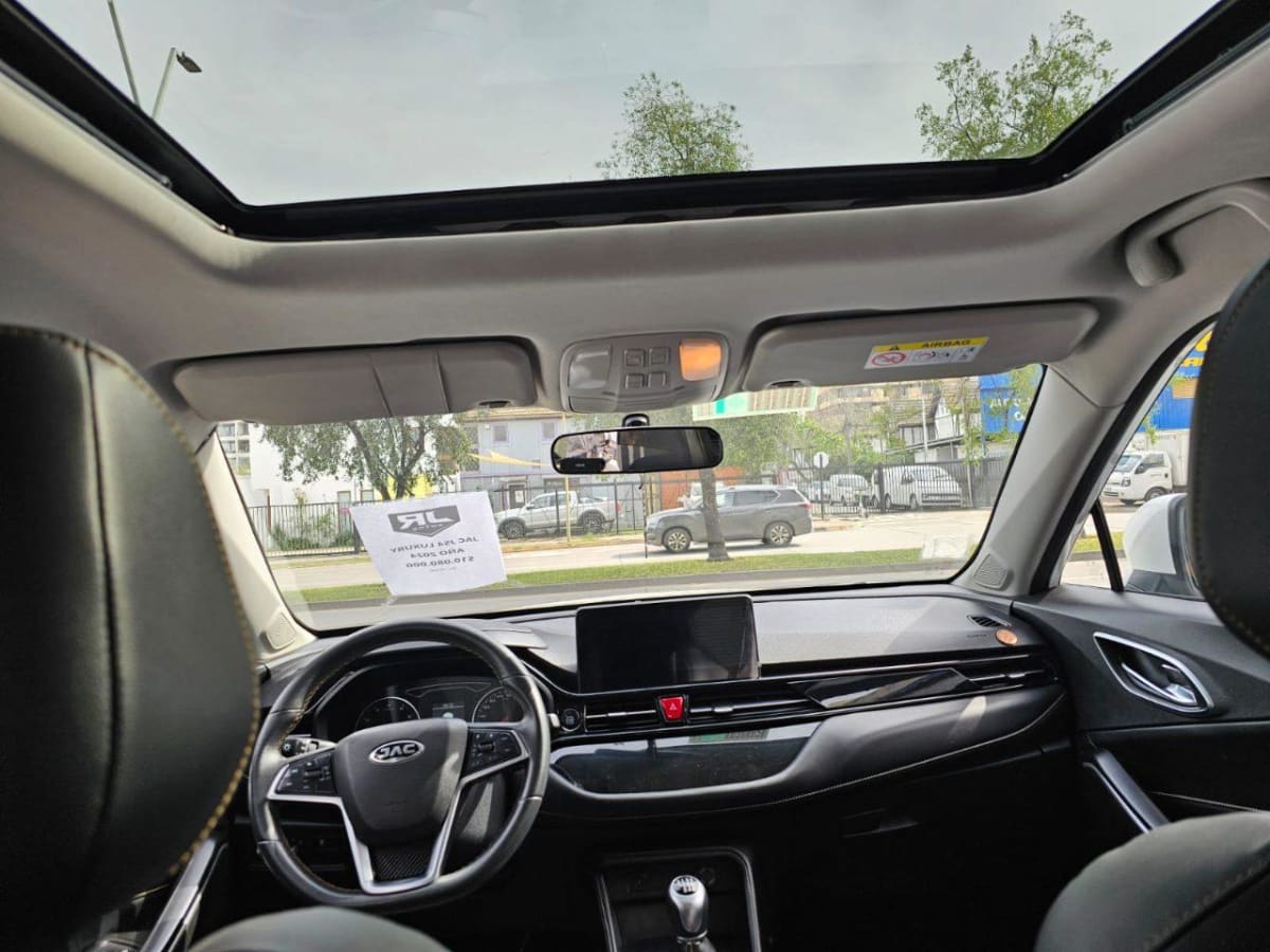 2024 JAC JS4 LUXURY - Miniatura 3