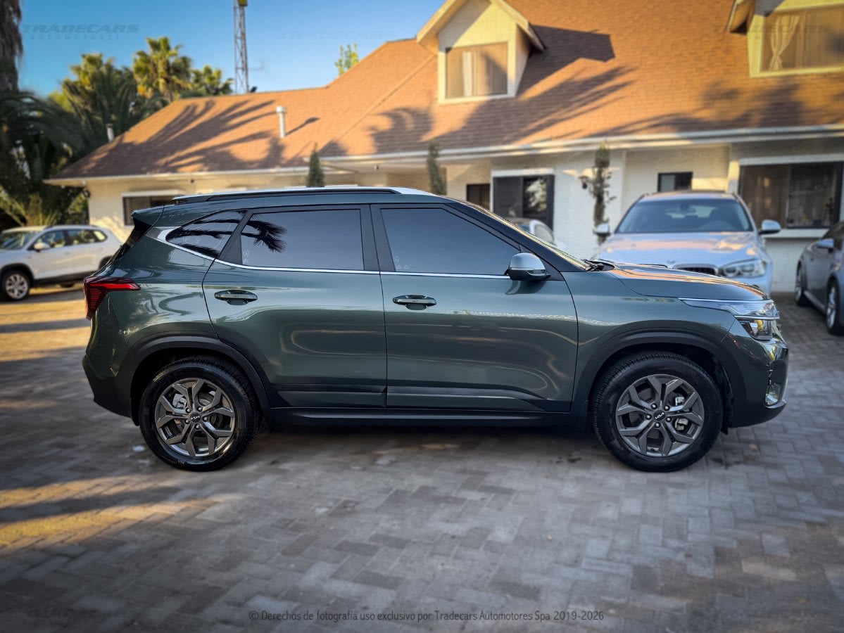 2025 KIA Seltos EX Verde - Miniatura 3