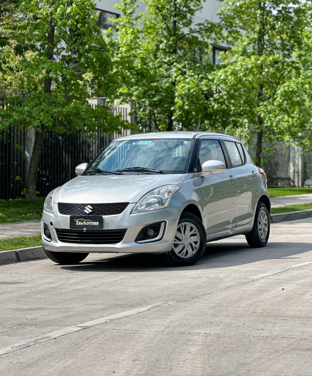 2016 Suzuki Swift GL - Imagen 1