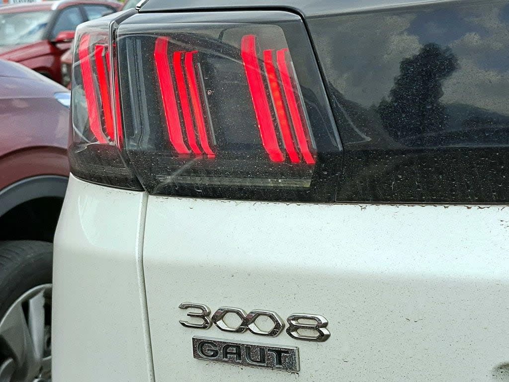 2022 Peugeot 3008 1.5 - Miniatura 6