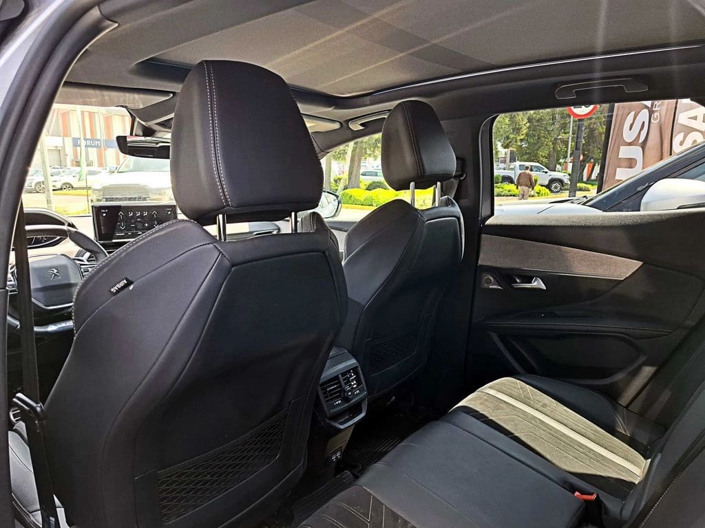 2023 Peugeot 3008 1.6 - Miniatura 3