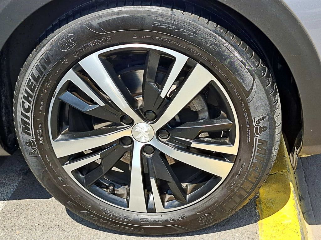 2023 Peugeot 3008 1.6 - Miniatura 10