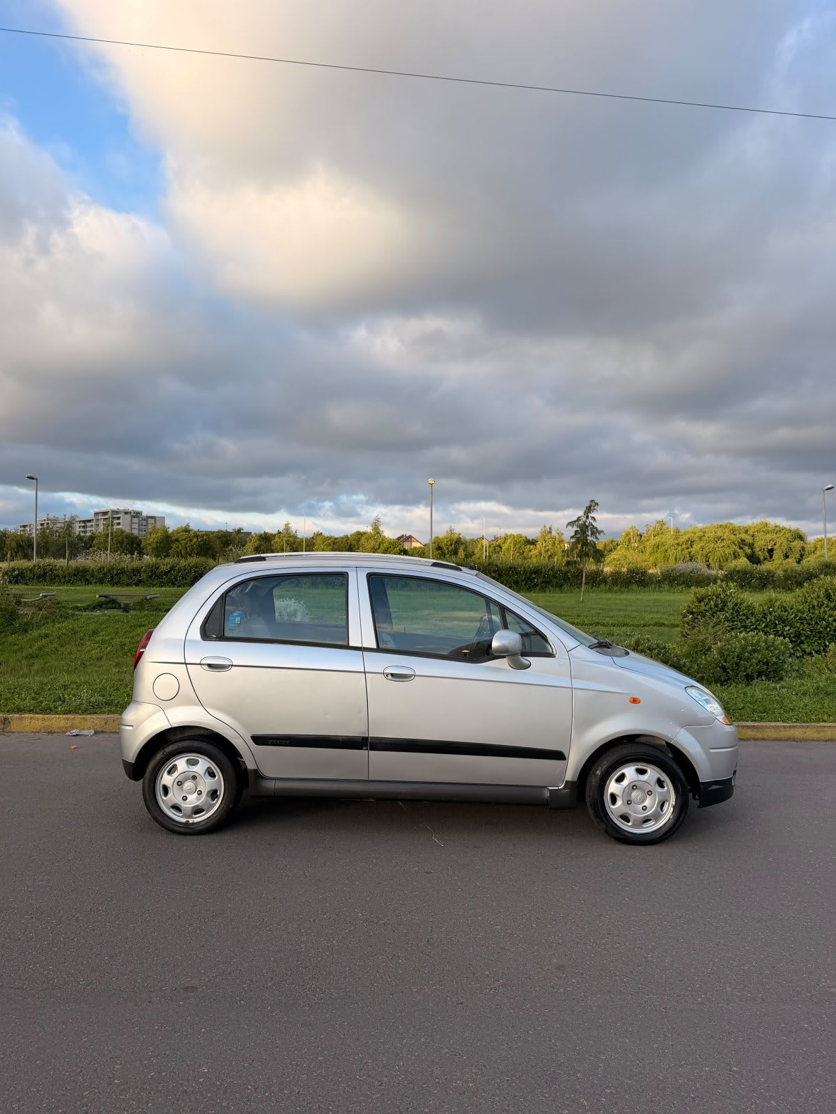2014 Chevrolet SPARK LITE Gris - Miniatura 2