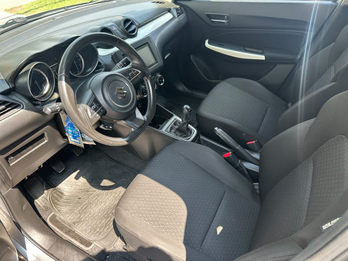 2020 Suzuki Swift GLX Plata - Miniatura 8