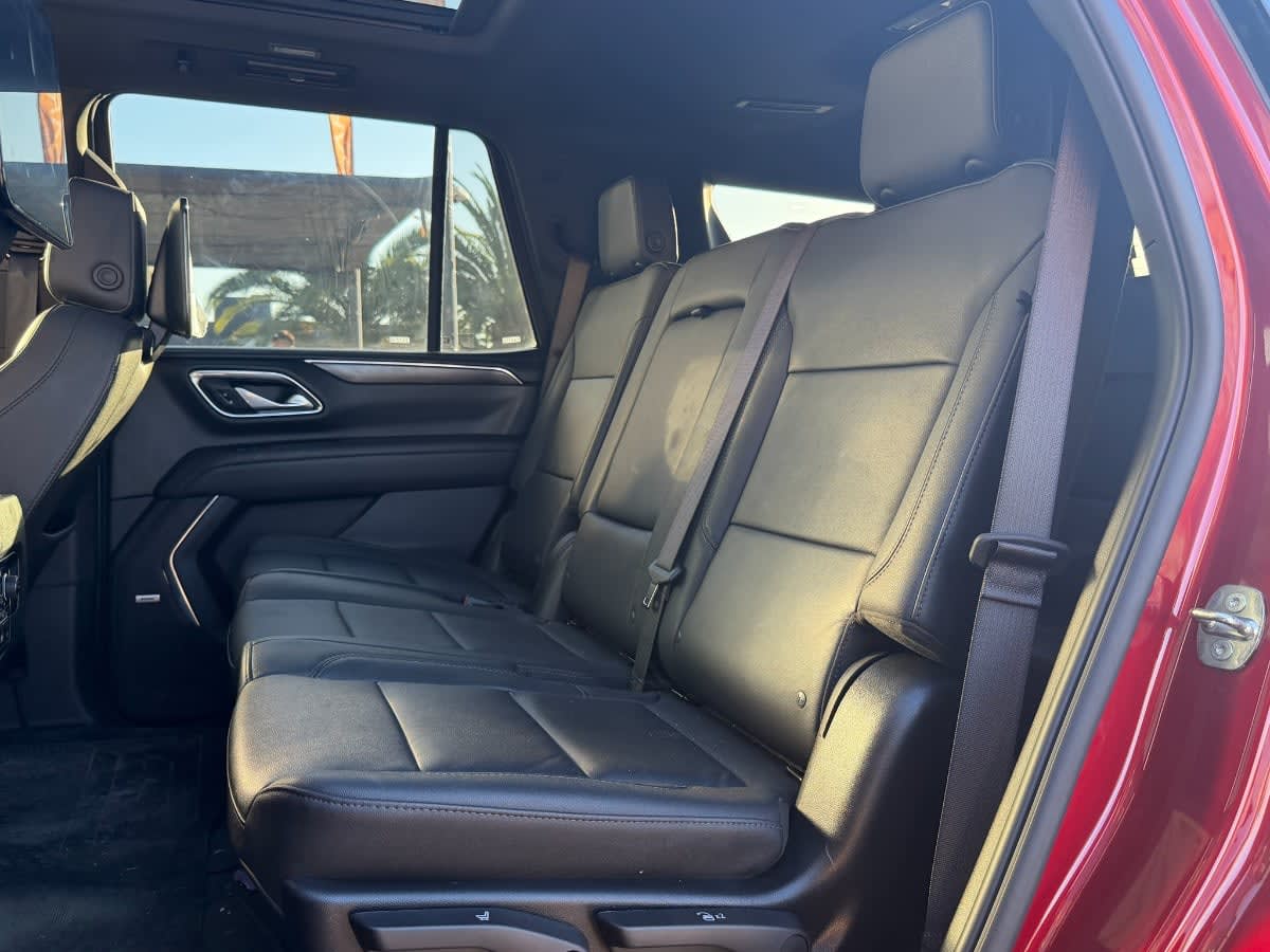 2025 Chevrolet TAHOE Rojo - Miniatura 10