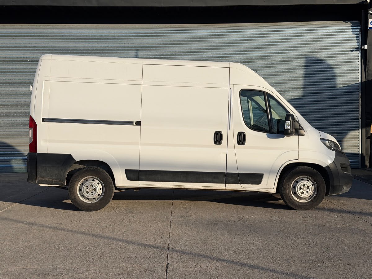 2025 Peugeot Boxer L2H2 Blanco - Miniatura 4