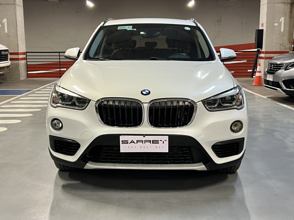 2017 BMW X1 - Miniatura 2