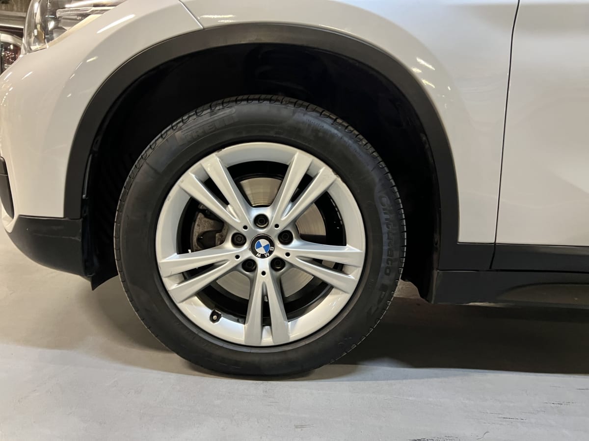 2017 BMW X1 - Miniatura 8