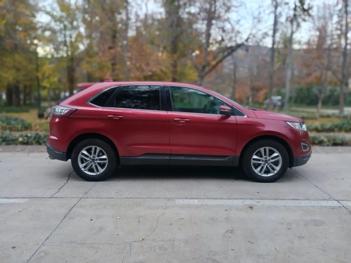 2017 Ford Edge Rojo - Miniatura 10