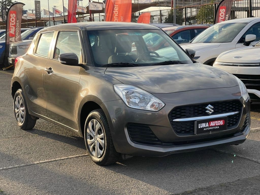 2024 Suzuki Swift 4x2 - Miniatura 3
