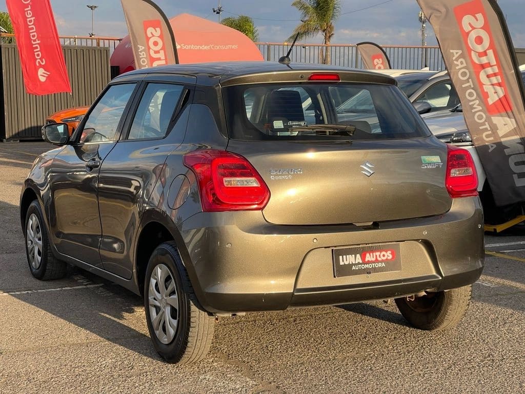 2024 Suzuki Swift 4x2 - Miniatura 4