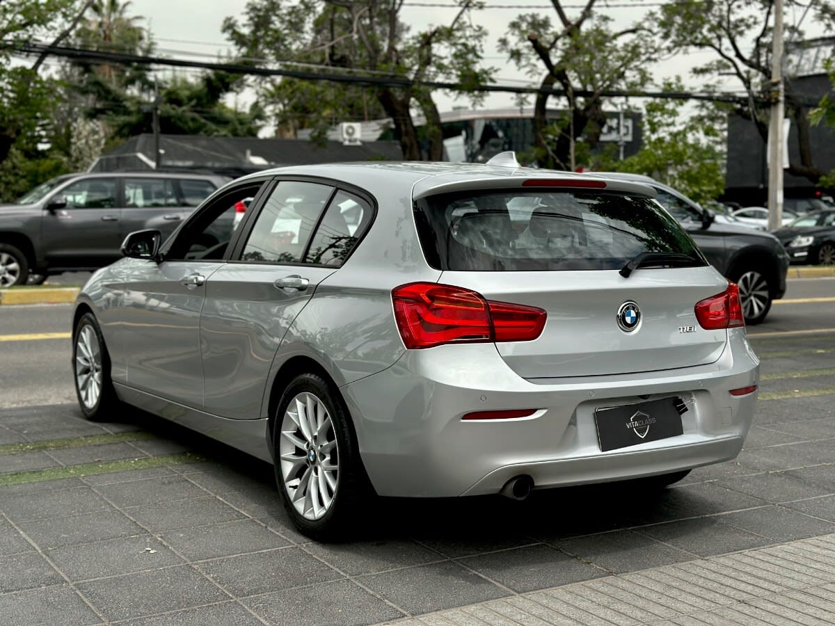 2019 BMW 118I - Miniatura 4