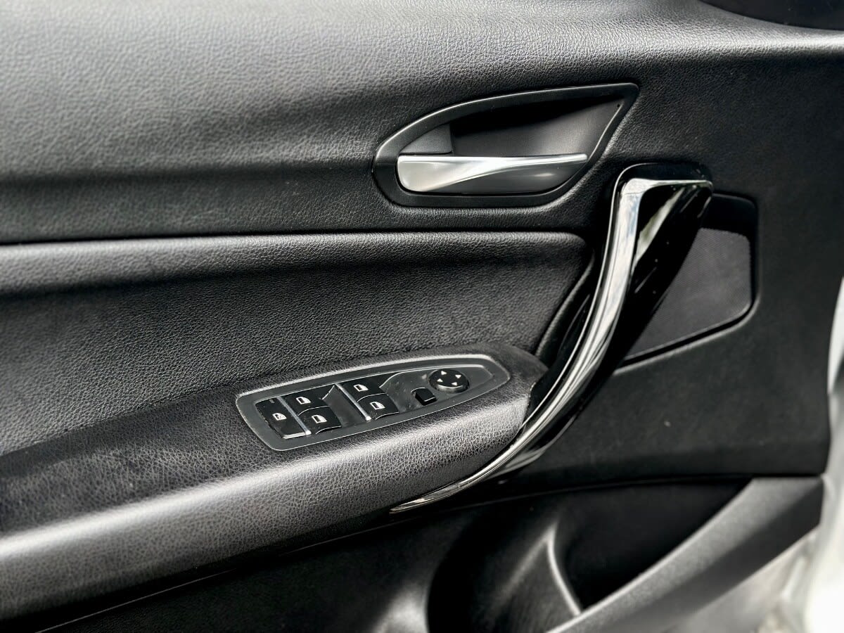 2019 BMW 118I - Miniatura 8