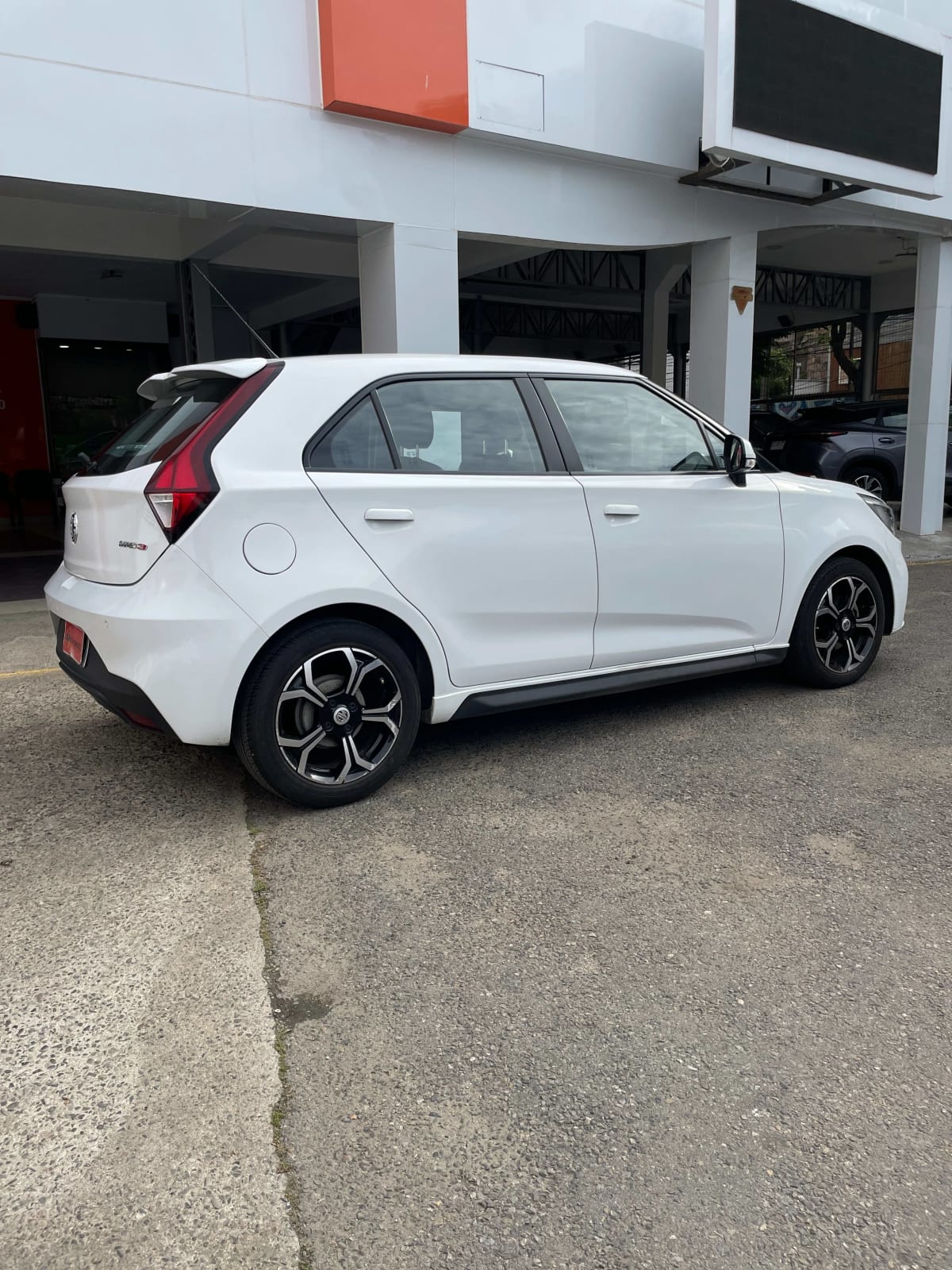 2023 MG 3 MT - Miniatura 3