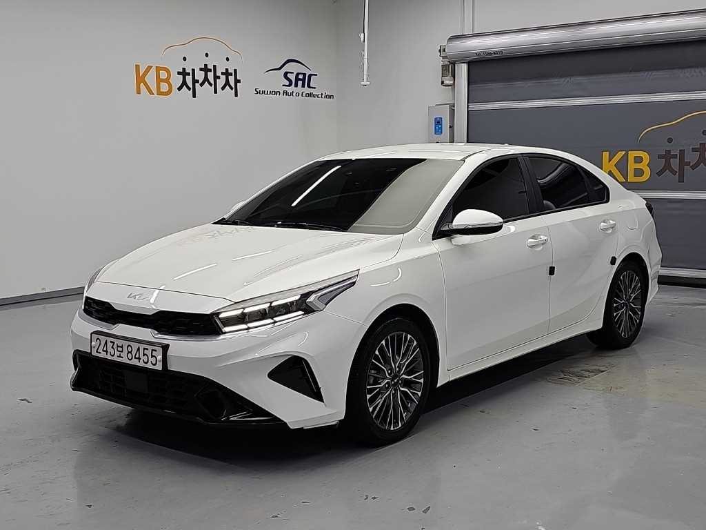 2022 Kia K3 2nd Blanco - Imagen 1