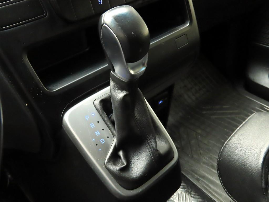 2022 Hyundai Staria 2WD - Miniatura 8