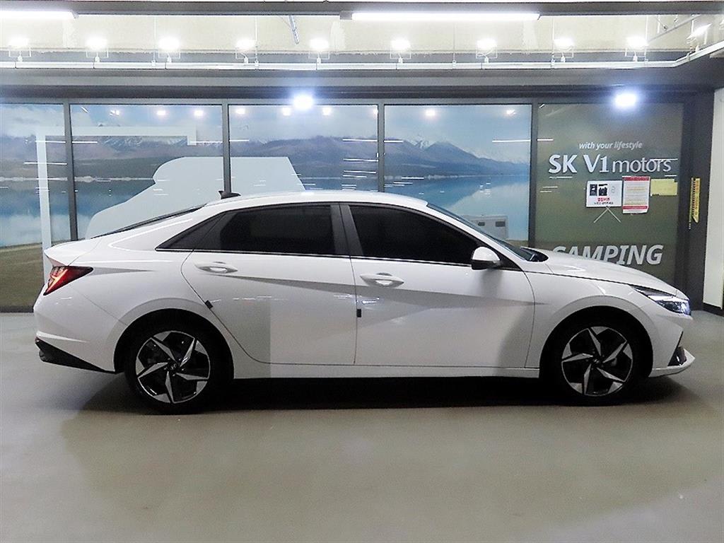 2023 Hyundai Avante (CN7) Blanco - Miniatura 3