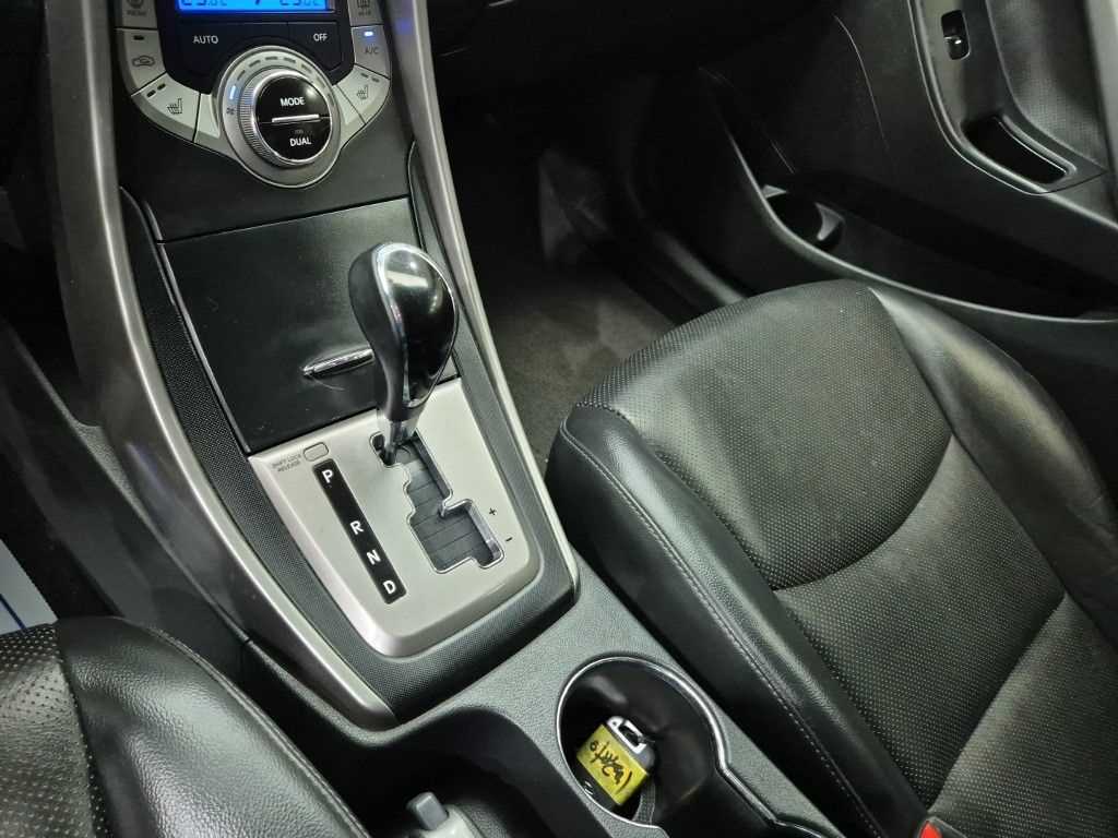 2014 Hyundai Avante Gasoline Gris - Miniatura 8