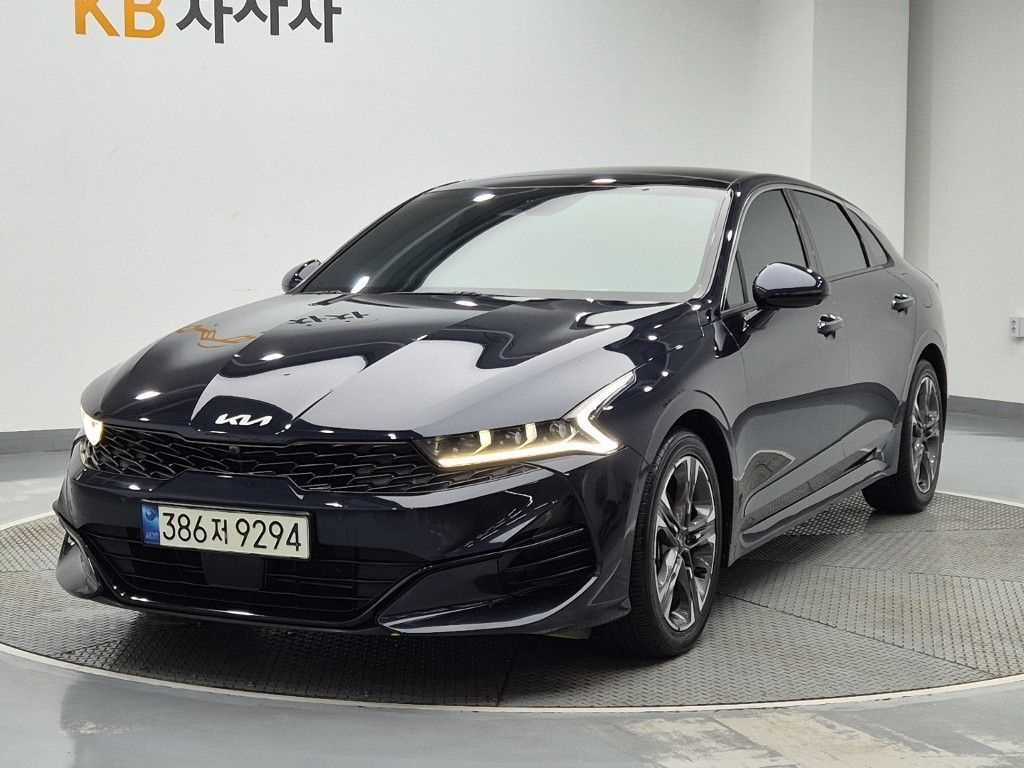 2022 Kia K5 3rd Negro - Imagen 1