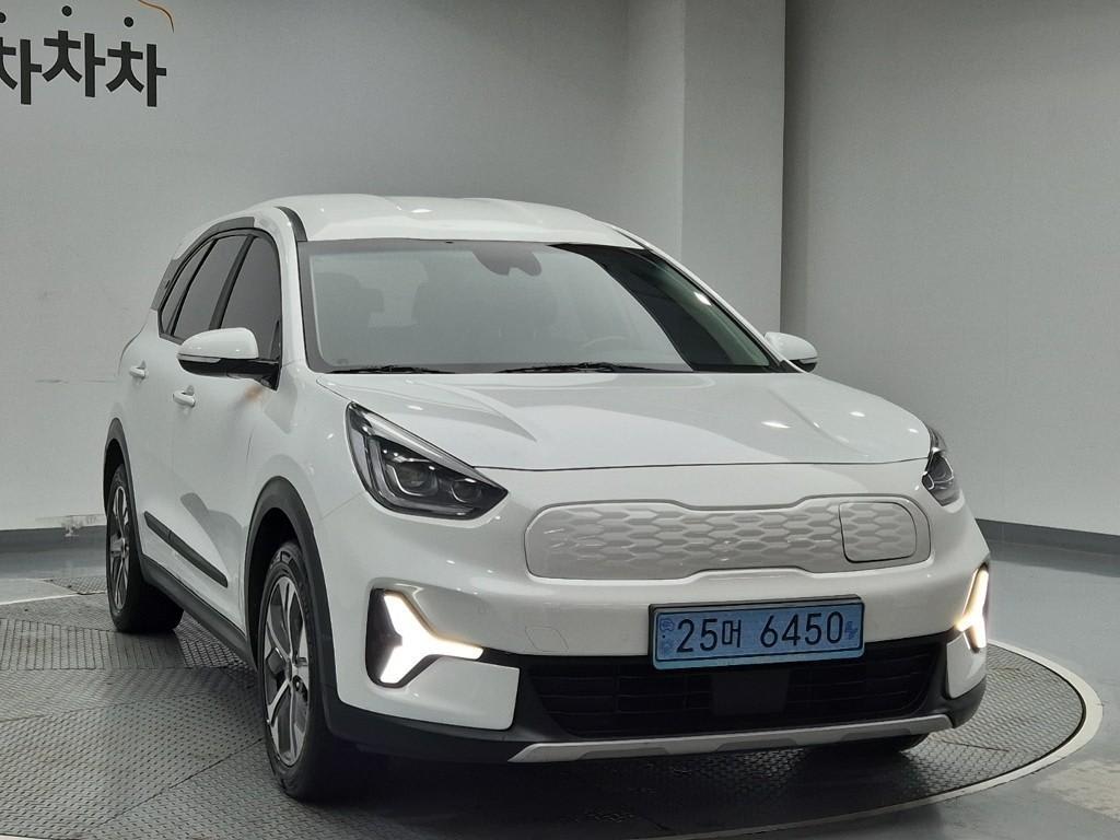 2023 KIA Niro Diesel Blanco - Miniatura 4