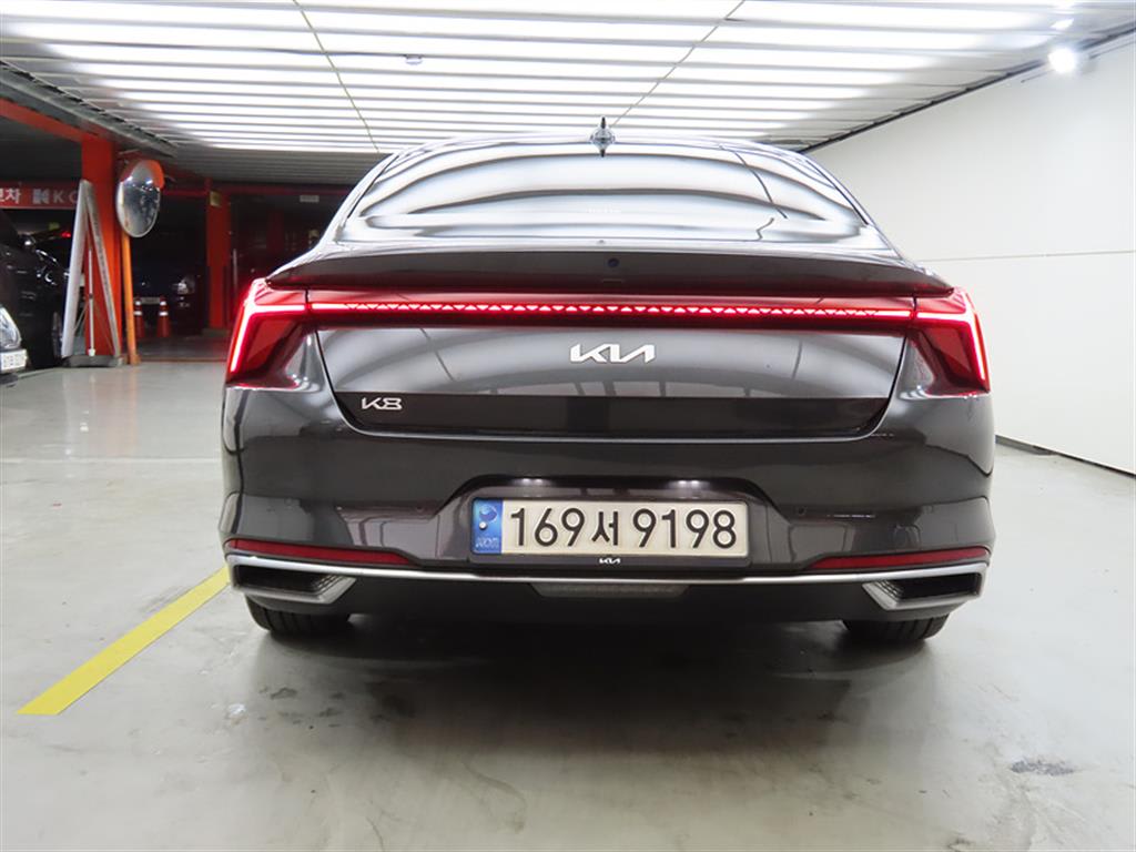 2023 Kia K8 3.5 Gris - Miniatura 3