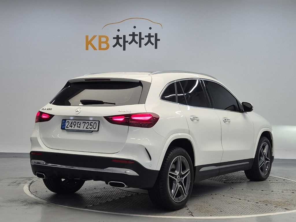 2025 Mercedes-Benz Gla Class Mercedes Benz Gasoline Blanco - Miniatura 3