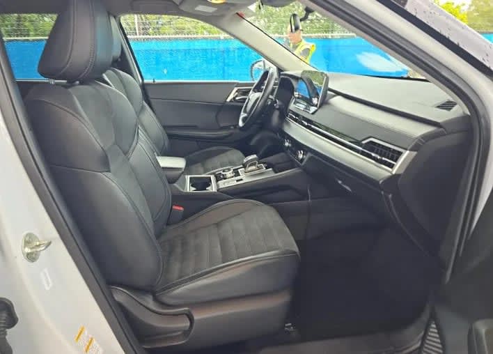 2022 Mitsubishi Outlander carga Blanco - Miniatura 7