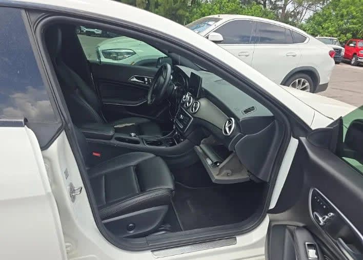 2018 Mercedes-Benz CLA 250 Blanco - Miniatura 5