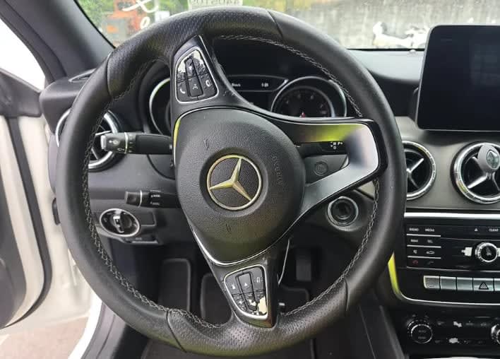 2018 Mercedes-Benz CLA 250 Blanco - Miniatura 6