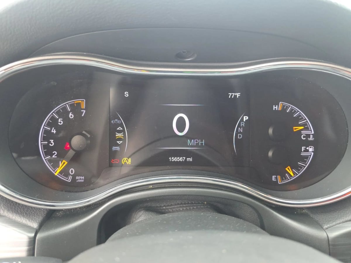 2020 Jeep Grand Cherokee Altitude Gris - Miniatura 8