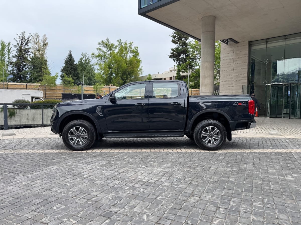 2026 Ford RANGER 2.0 Negro - Miniatura 7