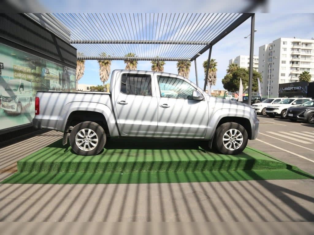 2023 Volkswagen AMAROK 2.0 - Miniatura 4