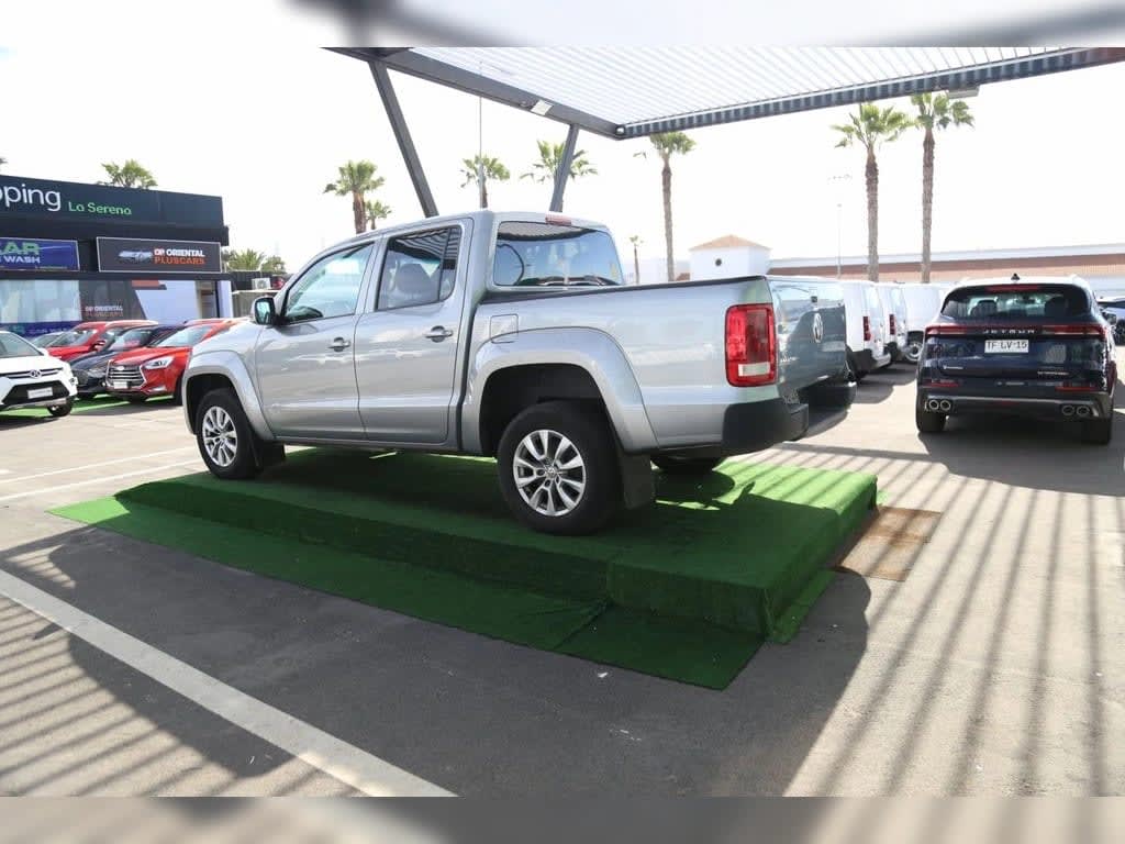 2023 Volkswagen AMAROK 2.0 - Miniatura 8