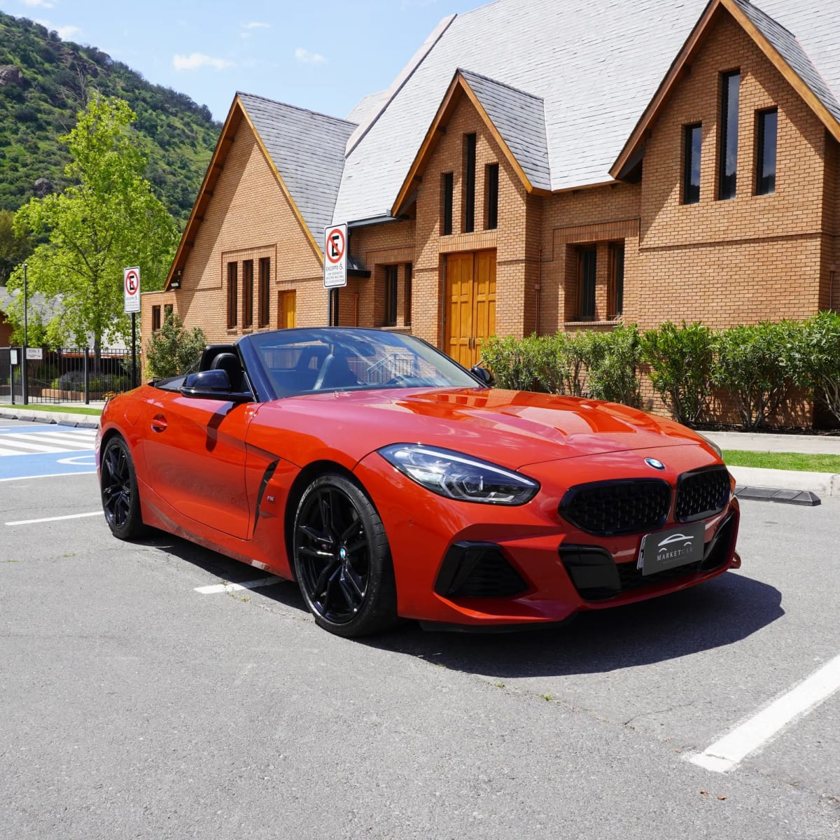 2021 BMW Z4 Convertible 40 Rojo - Miniatura 3