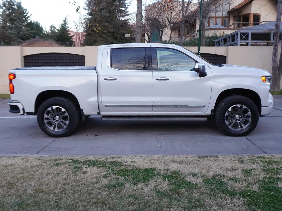 2023 Chevrolet Silverado Highcountry Blanco - Miniatura 4