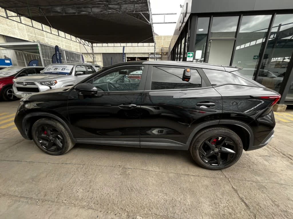 2026 Omoda C5 1.5 Negro - Miniatura 8