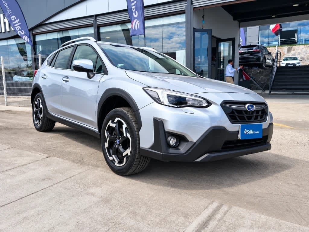 2022 Subaru Xv 2.0 Plata - Miniatura 3