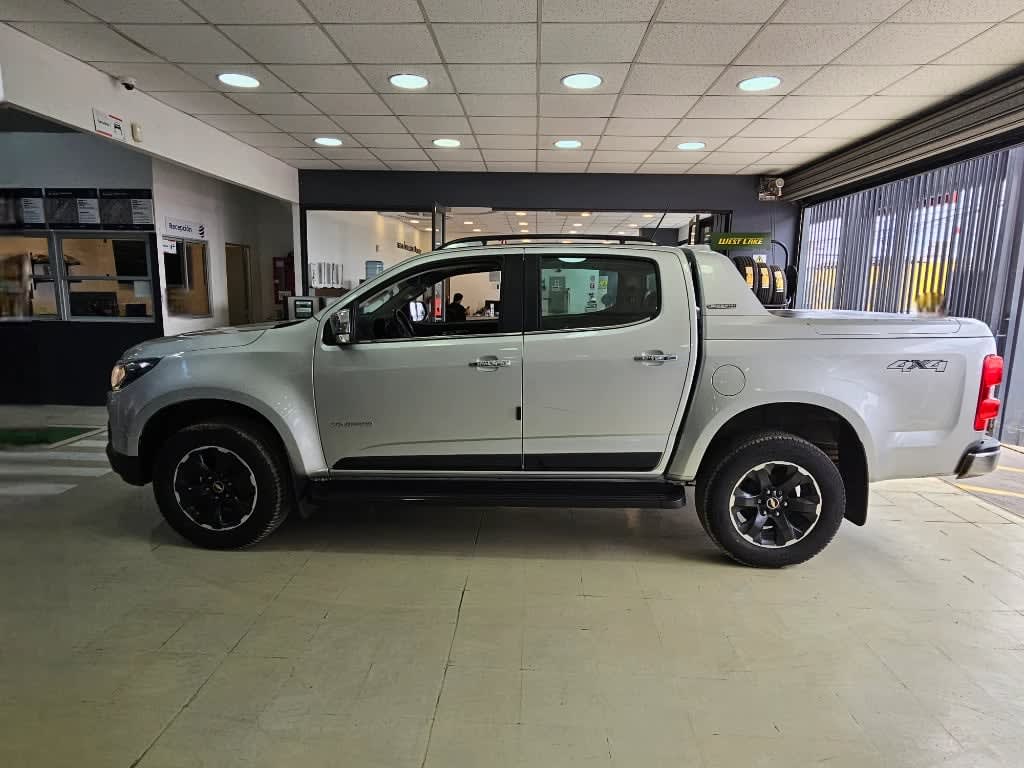 2023 Chevrolet Colorado 2.8 Plata - Miniatura 8