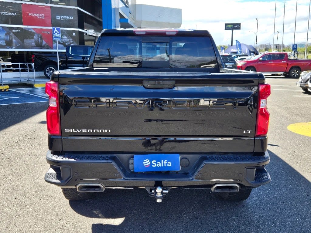 2022 Chevrolet Silverado 5.3 Negro - Miniatura 6