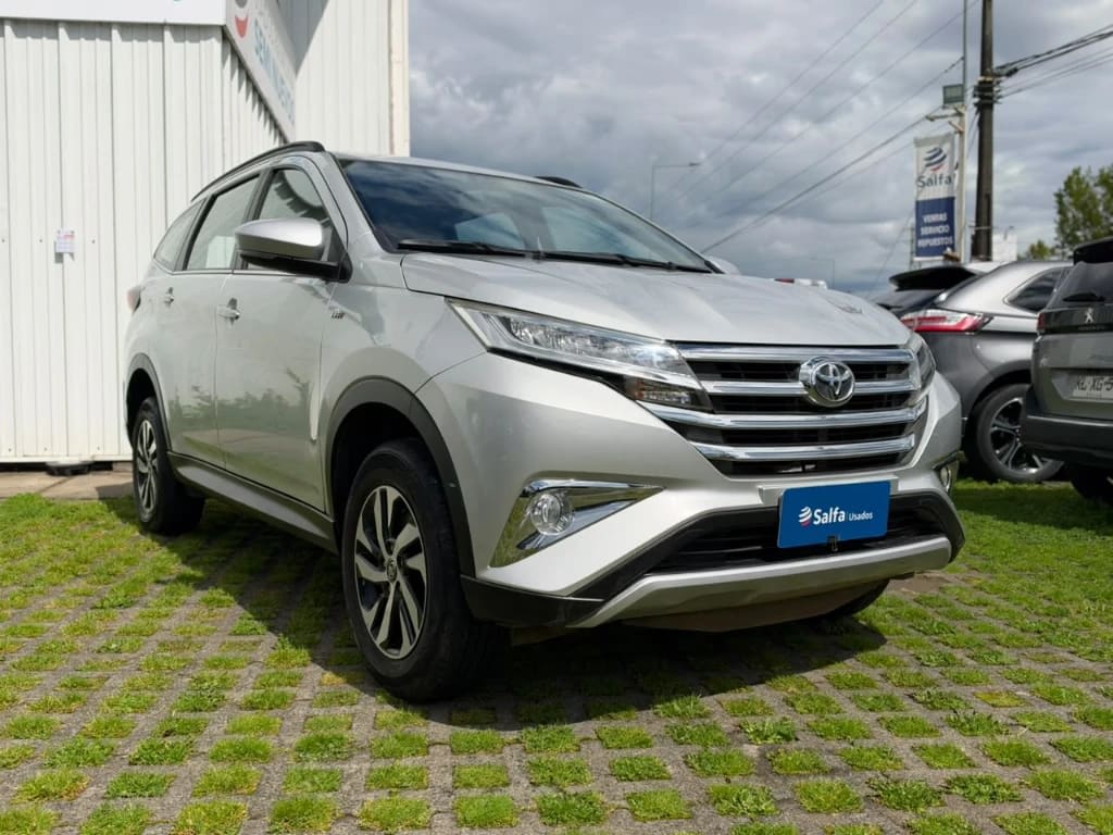 2023 Toyota Rush 1.5 Plata - Miniatura 3