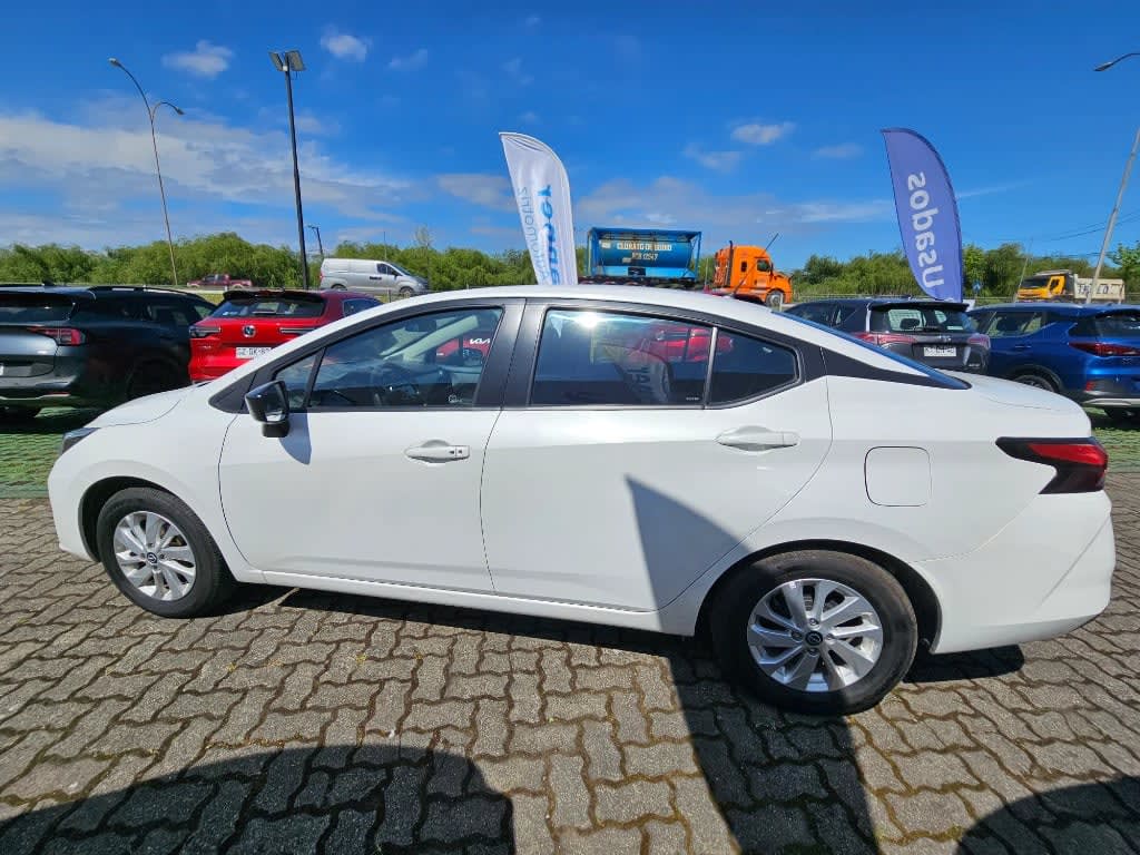 2025 Nissan Versa 1.6 Blanco - Miniatura 8