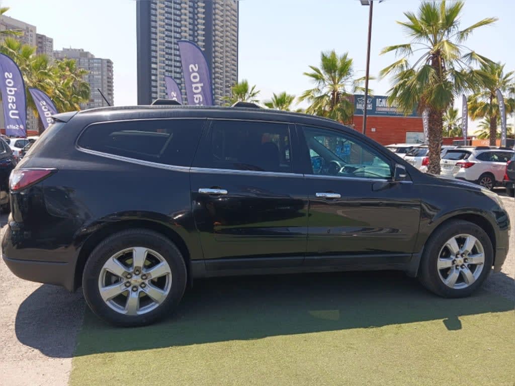 2016 Chevrolet Traverse 3.6L Negro - Miniatura 4