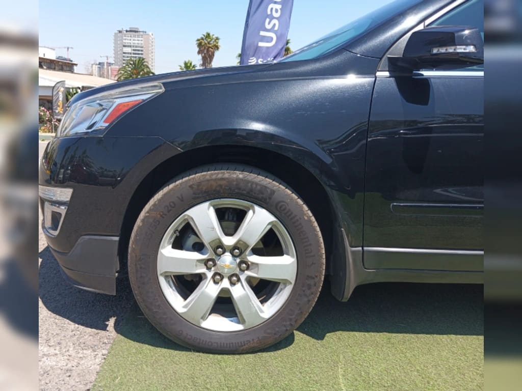2016 Chevrolet Traverse 3.6L Negro - Miniatura 9