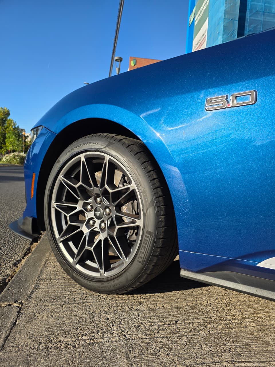 2025 Ford Mustang Azul - Imagen 1
