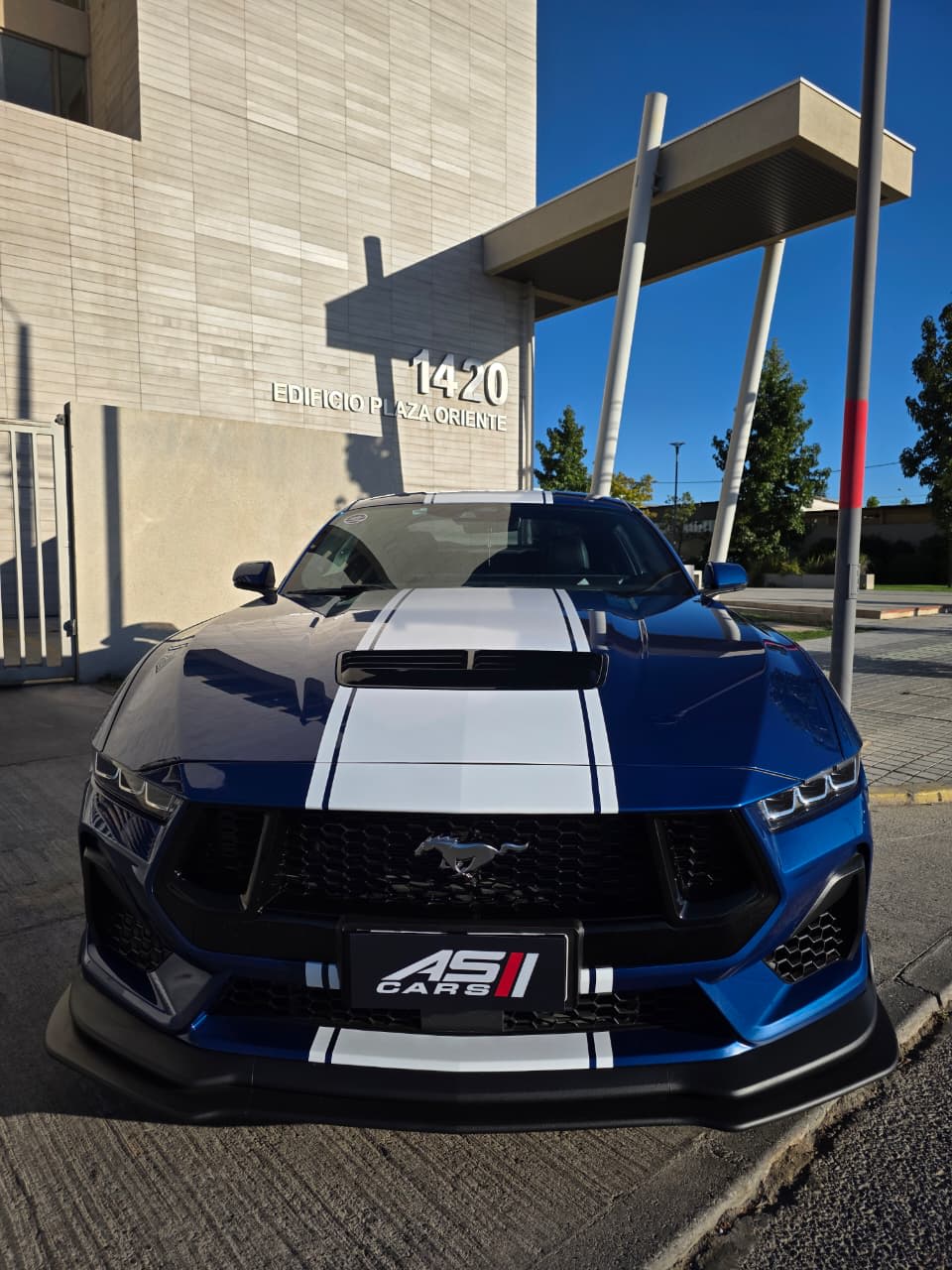 2025 Ford Mustang Azul - Miniatura 9