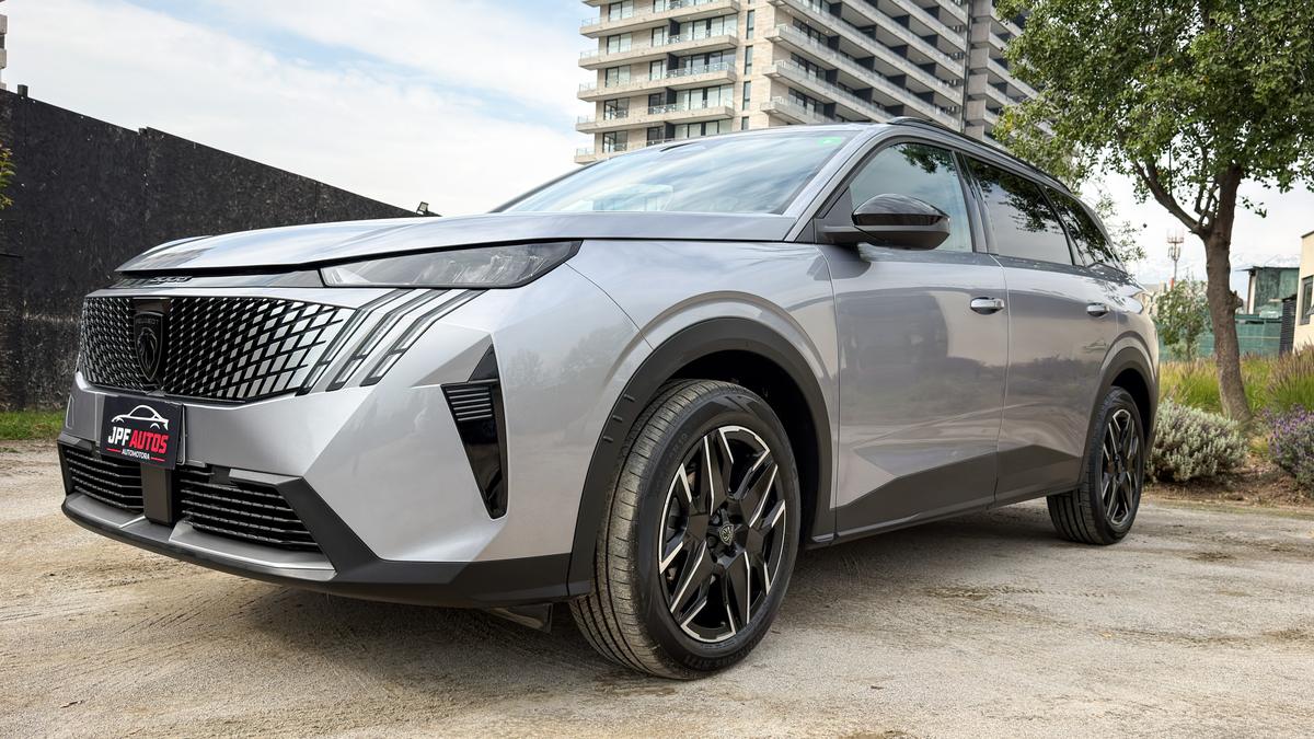 2026 Peugeot 5008 Hybrid - Miniatura 10