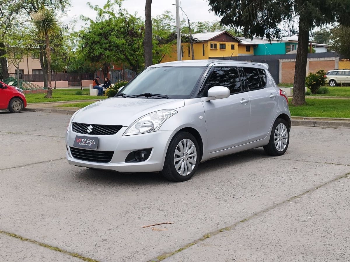 2013 Suzuki Swift GL Gris - Miniatura 2